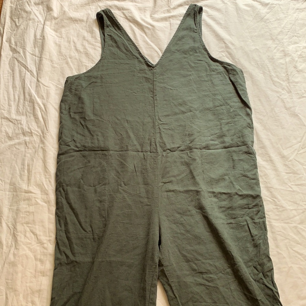 Green linen, V-neck, cropped, jumpsuit
